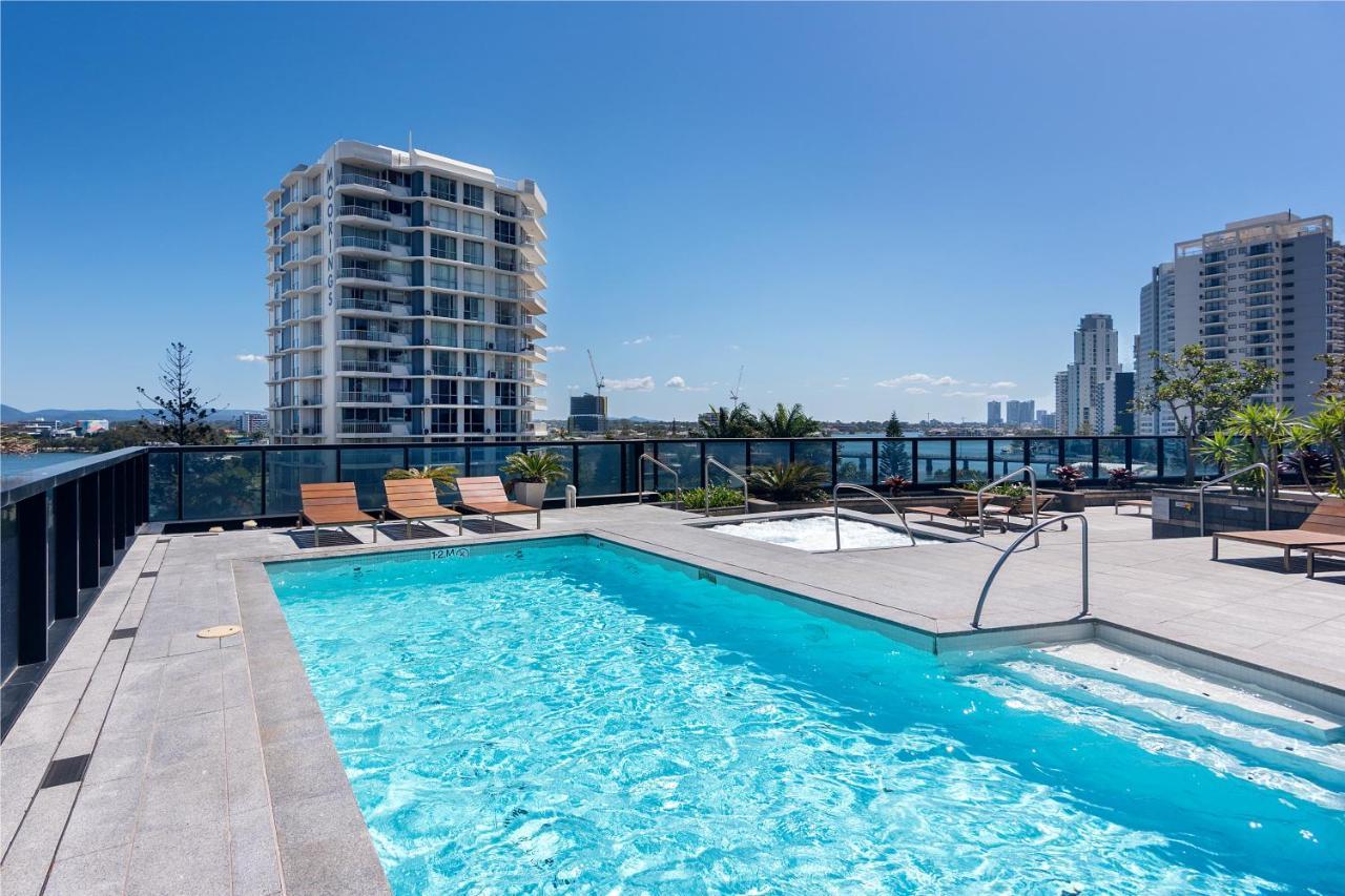 Circle On Cavill - Hosted By Coastal Letting Apartamento Gold Coast Exterior foto