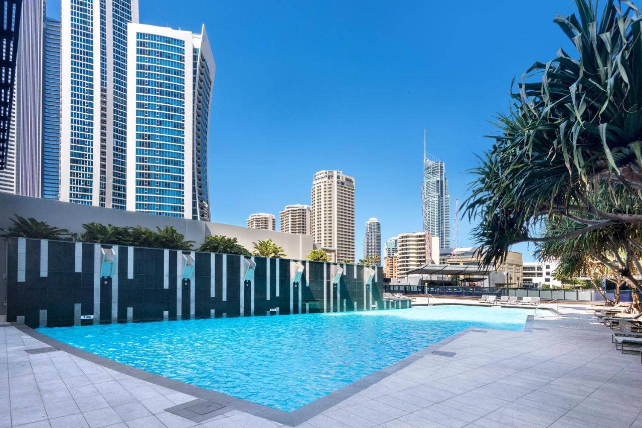 Circle On Cavill - Hosted By Coastal Letting Apartamento Gold Coast Exterior foto