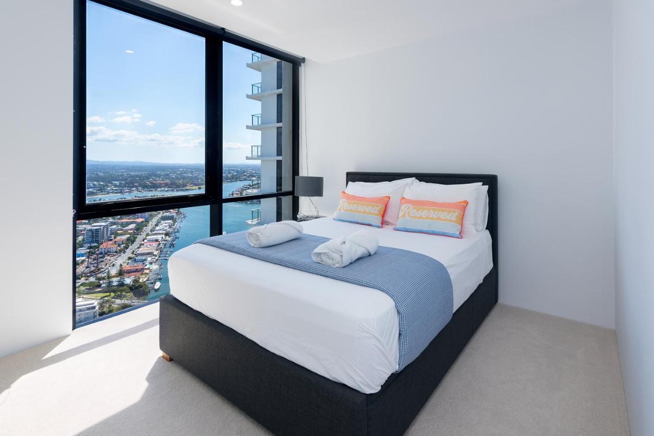 Circle On Cavill - Hosted By Coastal Letting Apartamento Gold Coast Exterior foto