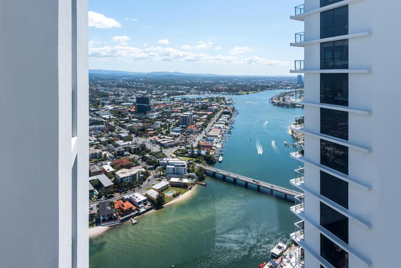 Circle On Cavill - Hosted By Coastal Letting Apartamento Gold Coast Exterior foto