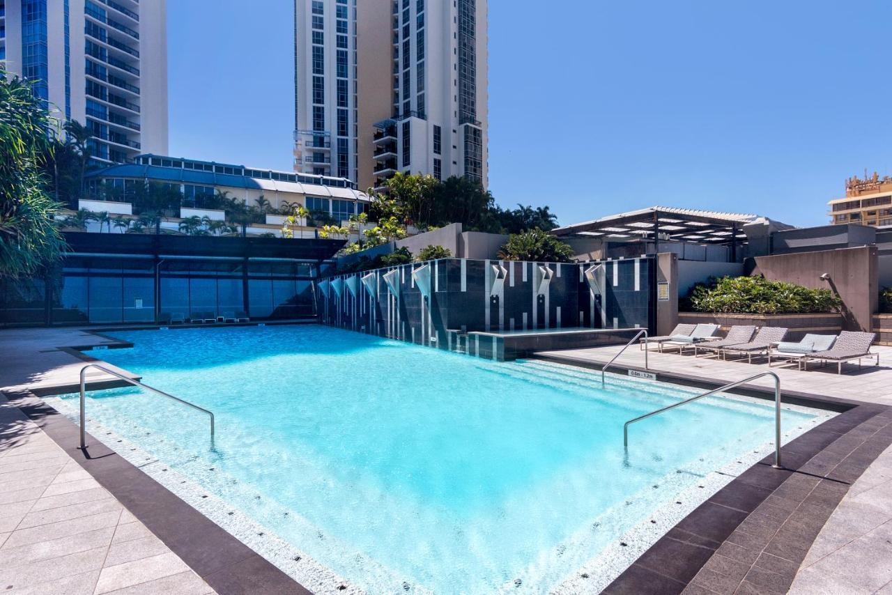 Circle On Cavill - Hosted By Coastal Letting Apartamento Gold Coast Exterior foto