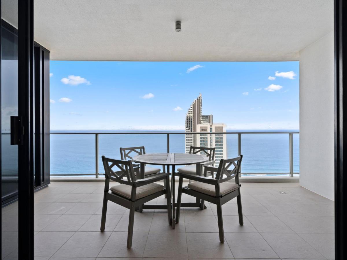 Circle On Cavill - Hosted By Coastal Letting Apartamento Gold Coast Exterior foto