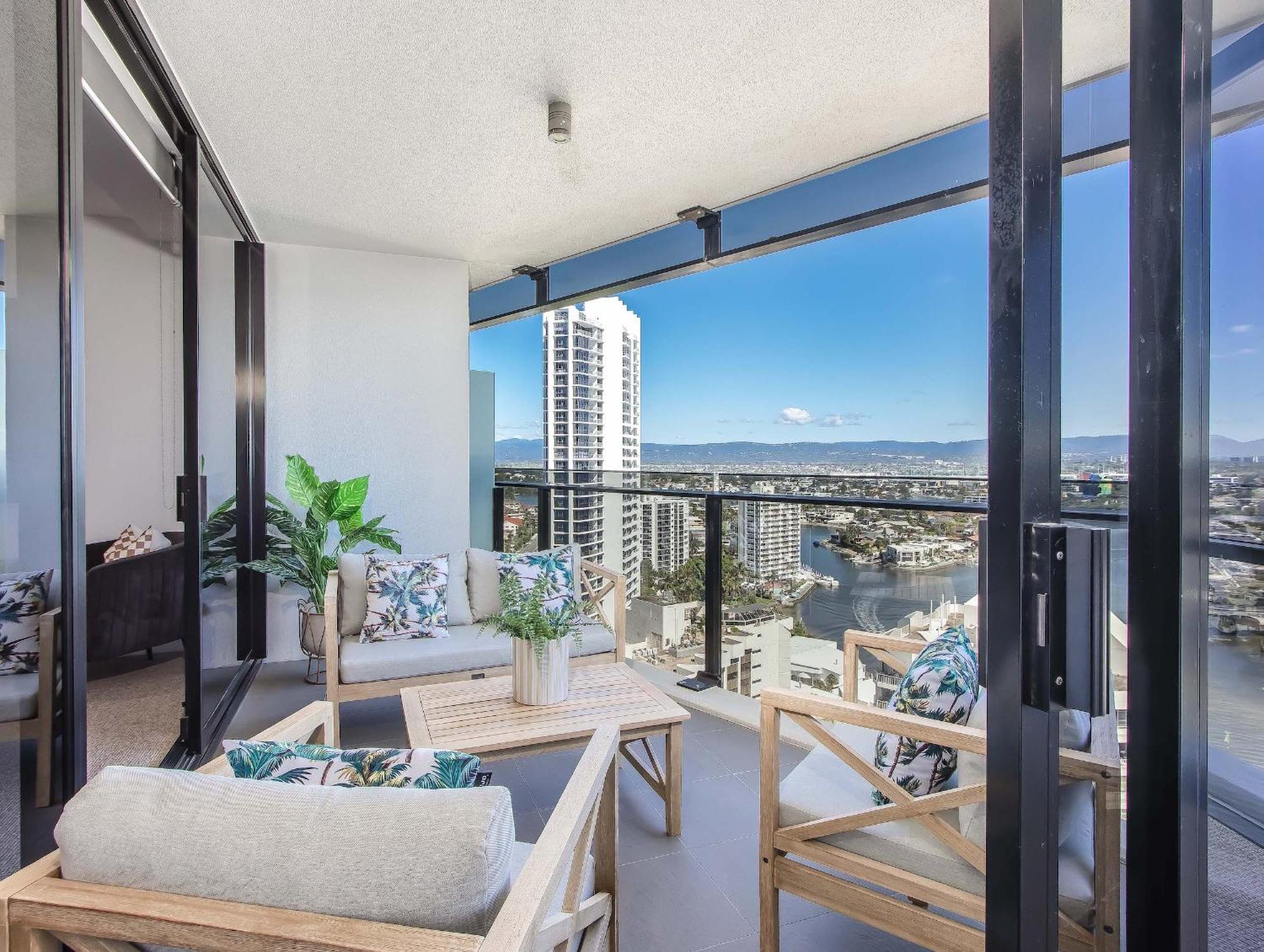 Circle On Cavill - Hosted By Coastal Letting Apartamento Gold Coast Exterior foto