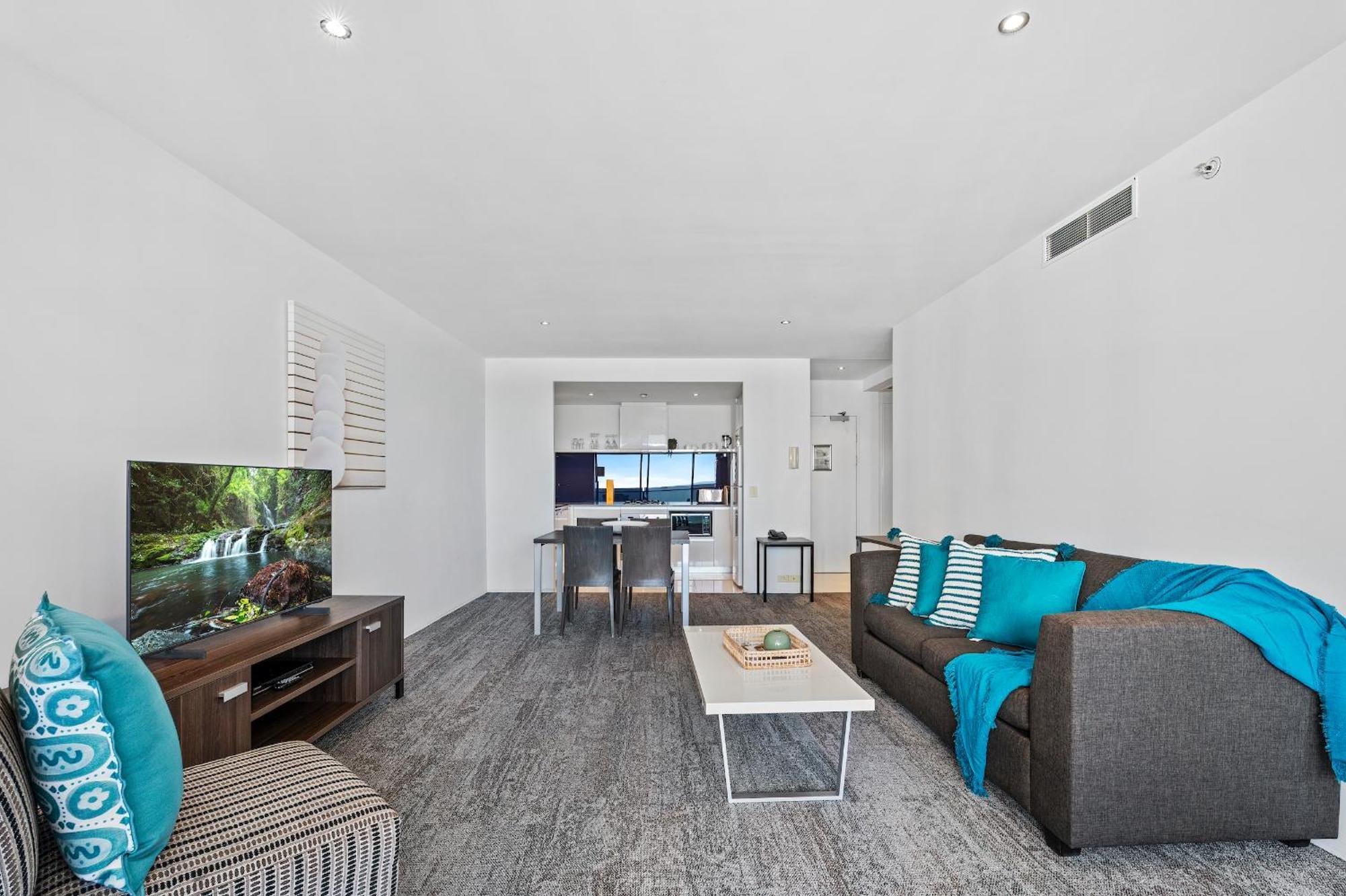 Circle On Cavill - Hosted By Coastal Letting Apartamento Gold Coast Exterior foto