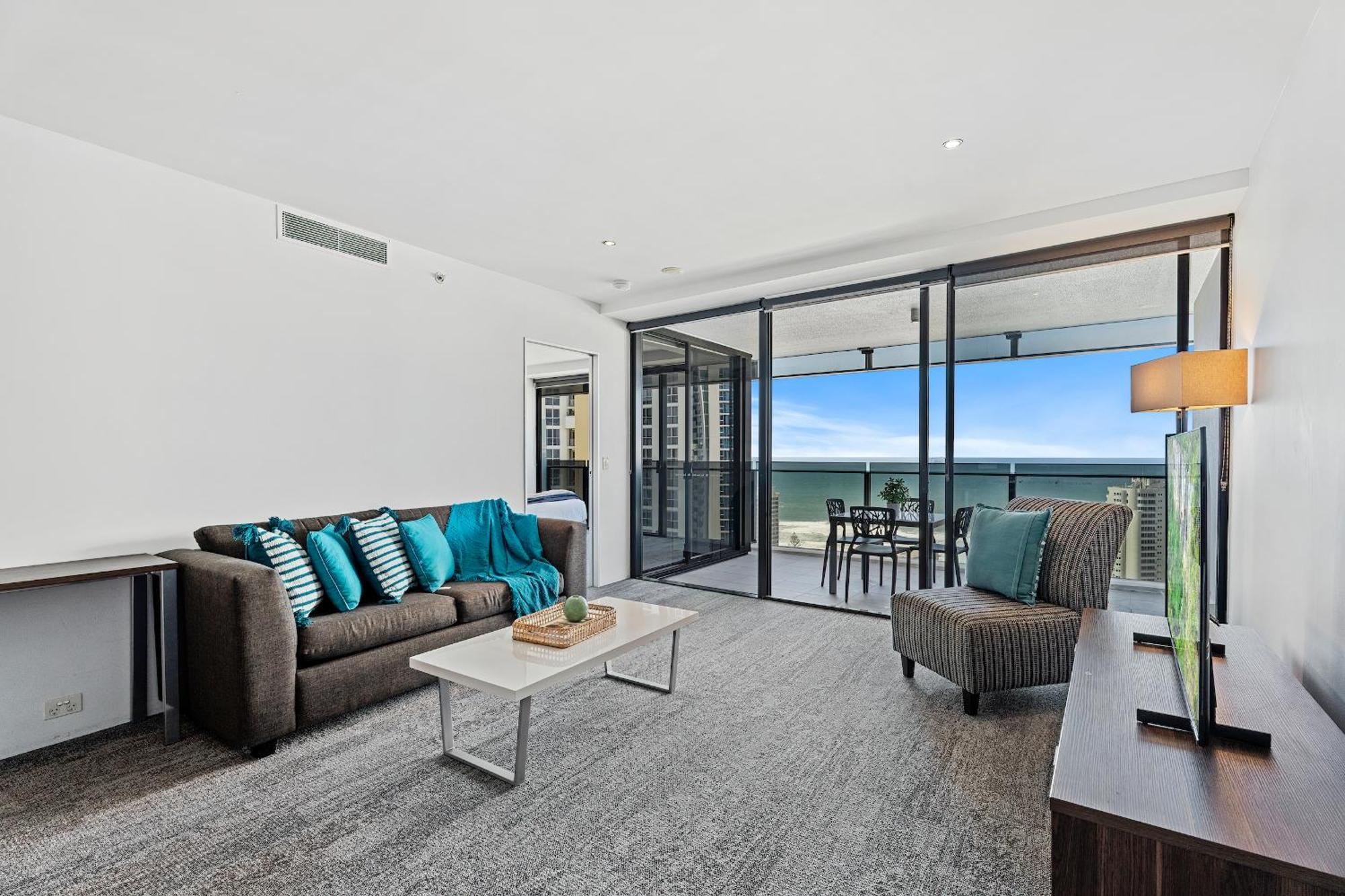 Circle On Cavill - Hosted By Coastal Letting Apartamento Gold Coast Exterior foto