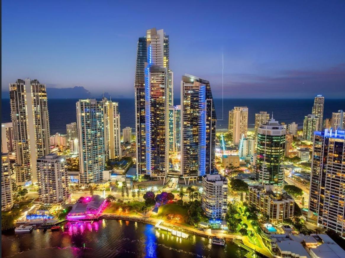 Circle On Cavill - Hosted By Coastal Letting Apartamento Gold Coast Exterior foto