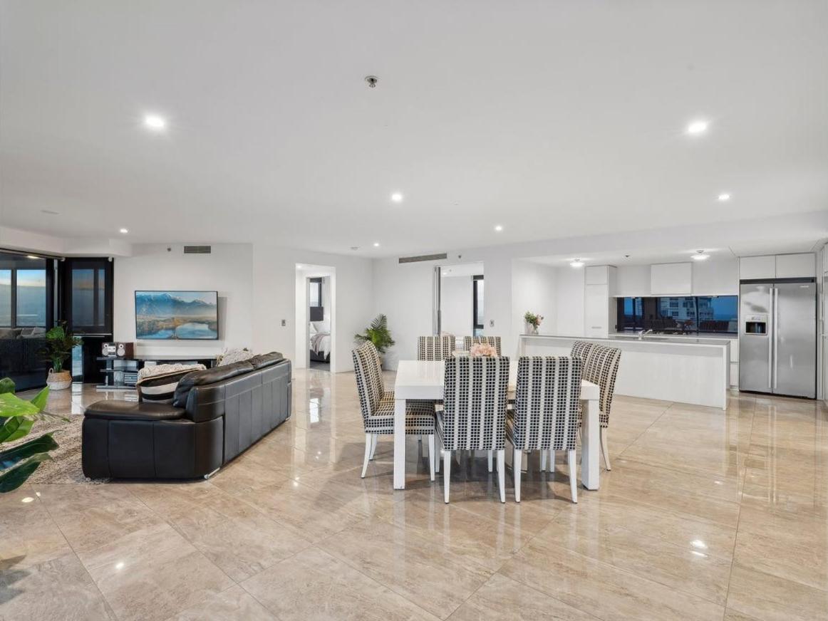 Circle On Cavill - Hosted By Coastal Letting Apartamento Gold Coast Exterior foto